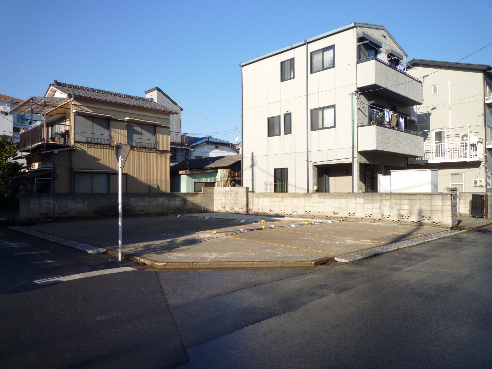 蕨市中央　木造二階建て集合住宅解体工事