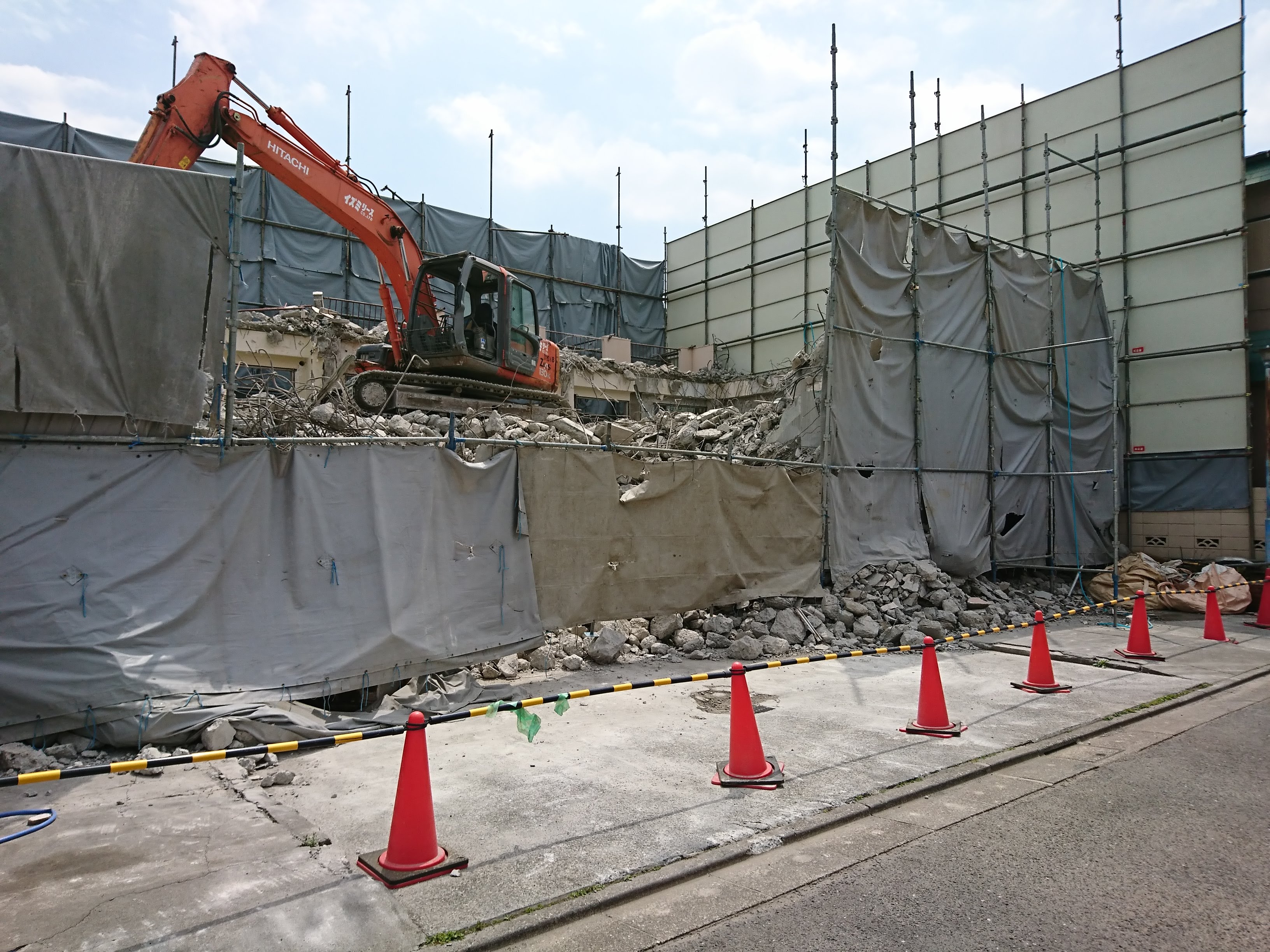 板橋区西台鉄筋コンクリート造4階建て解体工事